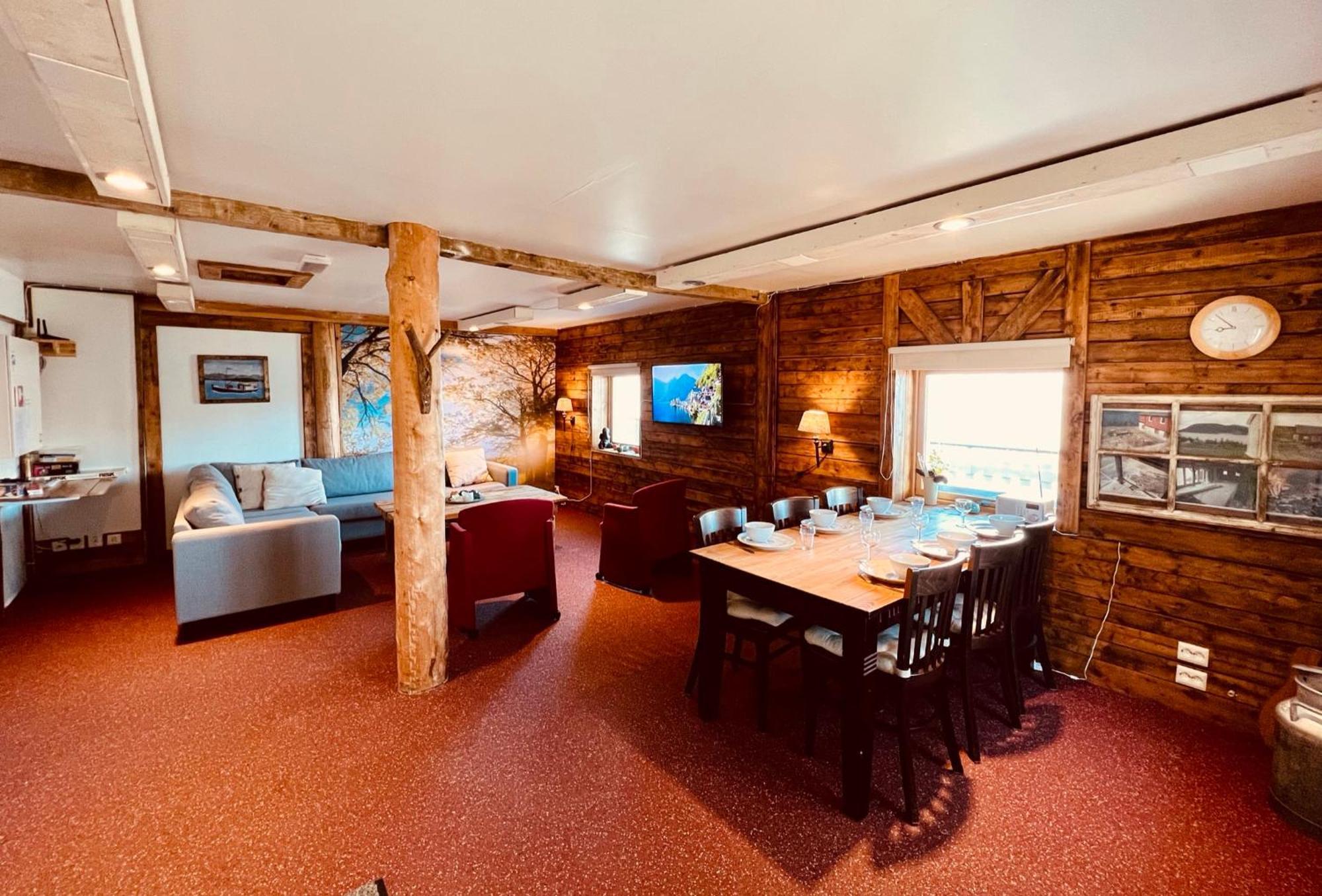 Awesome Fishing, Boating And Nature Experience At Fiskesenter Birkeland Apartment *